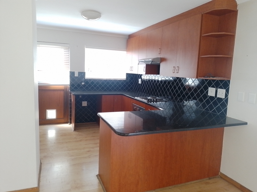 To Let 3 Bedroom Property for Rent in Eikenbosch Western Cape